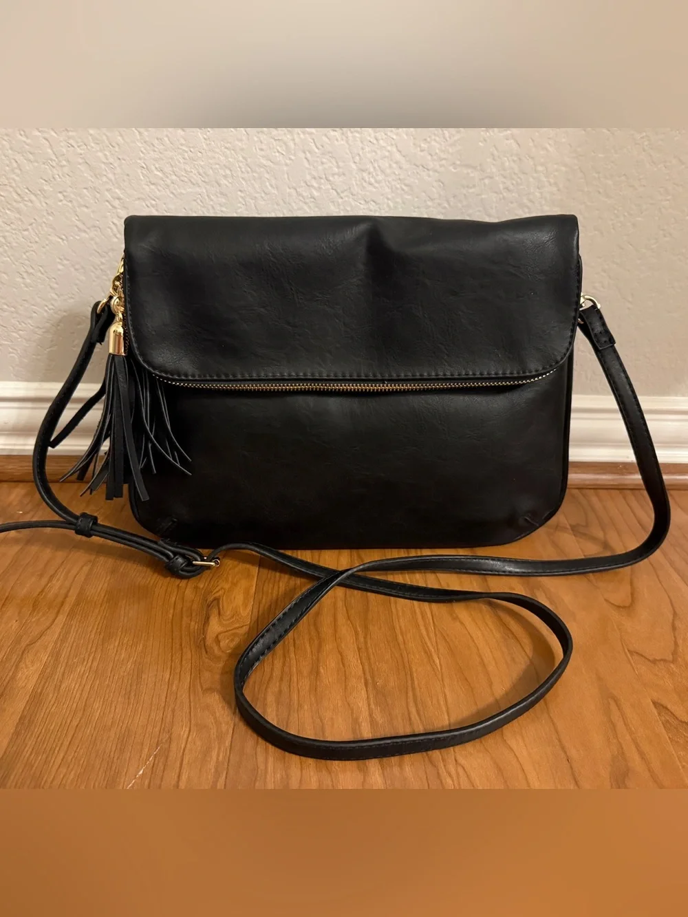 Black Foldover Crossbody Purse Gold Hardware Tassel Vegan Leather NWOT